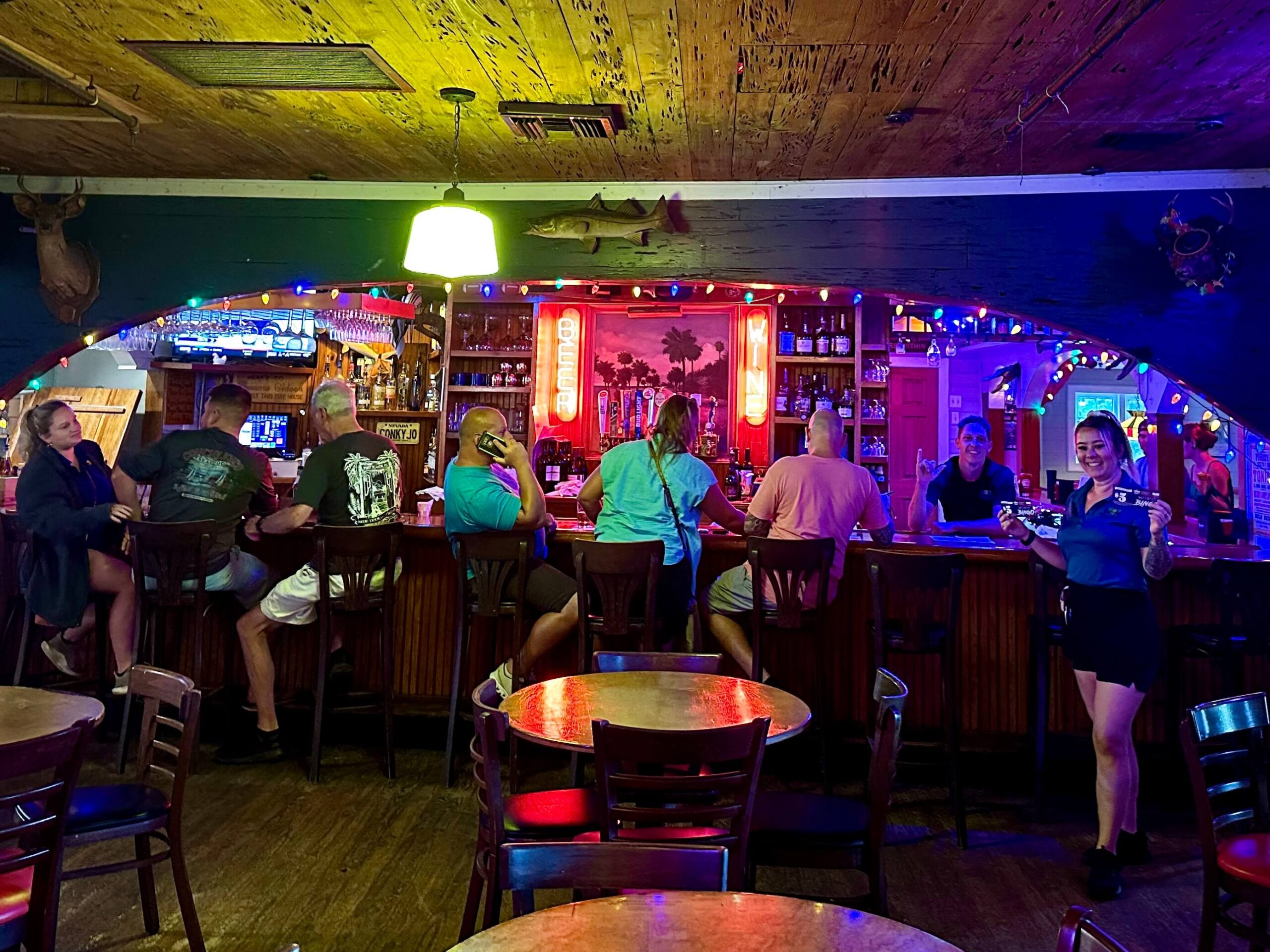 Conchy Joe's Seafood Jensen Beach (3945 NE Indian River Dr.) Live